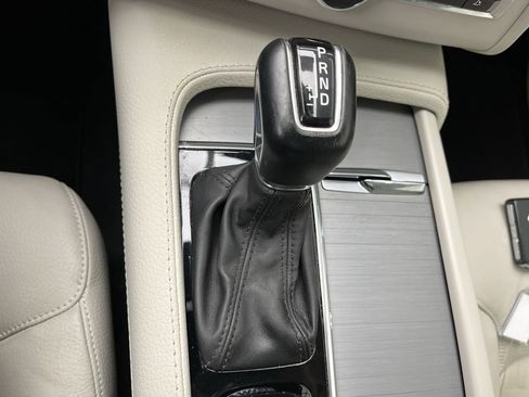 Used 2022 Volvo XC90 T5 Momentum image 26