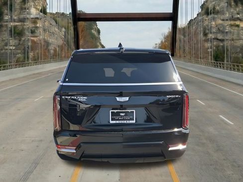 New 2026 Cadillac Escalade IQL Luxury w/ LPO, Floor Liner Package AWD/4WD image 9