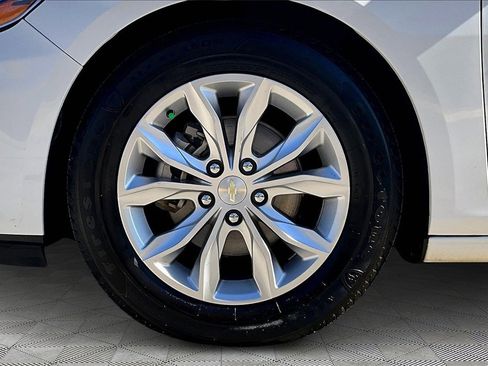 Used 2020 Chevrolet Malibu LT image 9