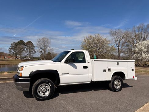 Used 2005 Chevrolet Silverado 2500 W/T image 1
