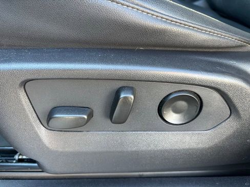 Used 2024 GMC Sierra 1500 SLT image 19