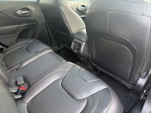 Used 2015 Jeep Cherokee Limited w/ Luxury Group image 12