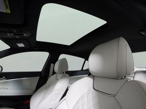 Used 2025 Genesis G70 3.3T Advanced w/ Sport Prestige Package image 25