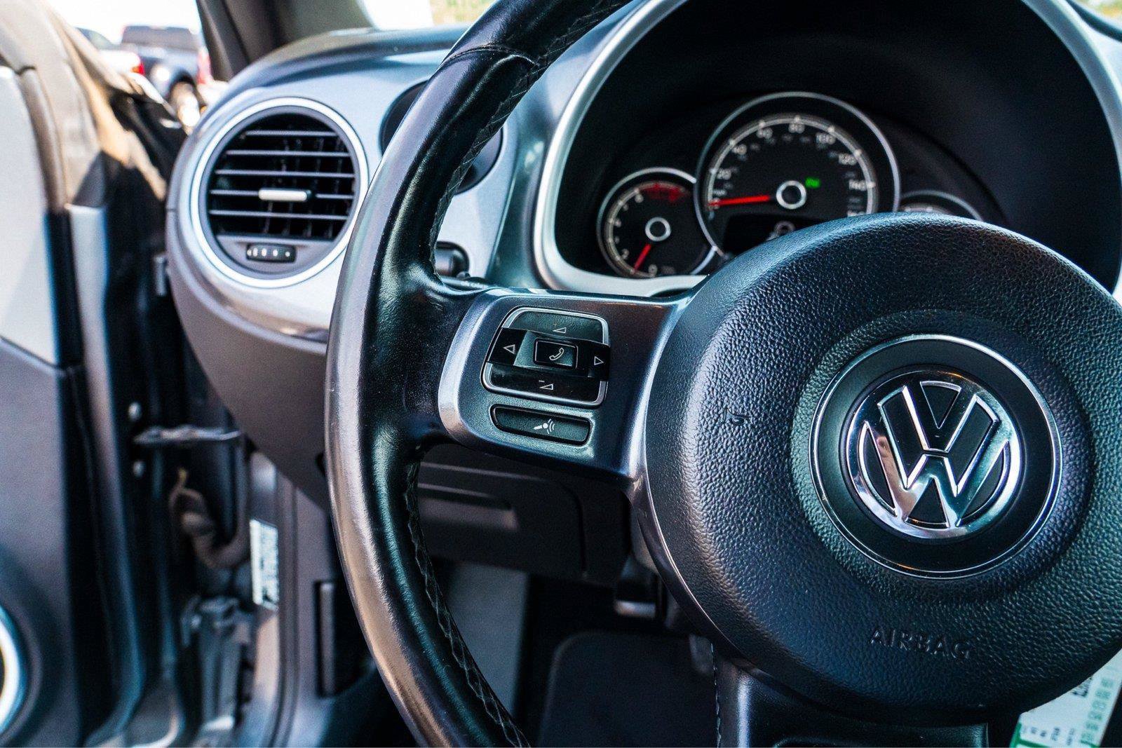 Used 2018 Volkswagen Beetle 2.0T FWD image 15