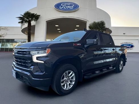 Used 2024 Chevrolet Silverado 1500 RST w/ Z71 Off-Road Package AWD/4WD image 1
