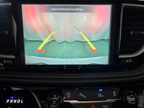 New 2025 Chrysler Pacifica Select image 17