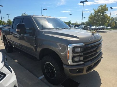 Used 2023 Ford F250 Lariat w/ Lariat Ultimate Package AWD/4WD image 4