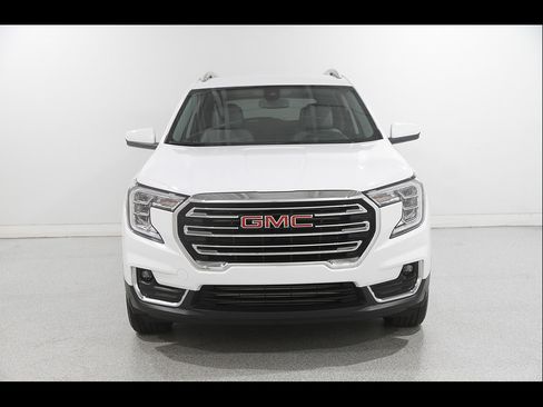 Used 2023 GMC Terrain SLT w/ Infotainment Package II AWD/4WD image 2