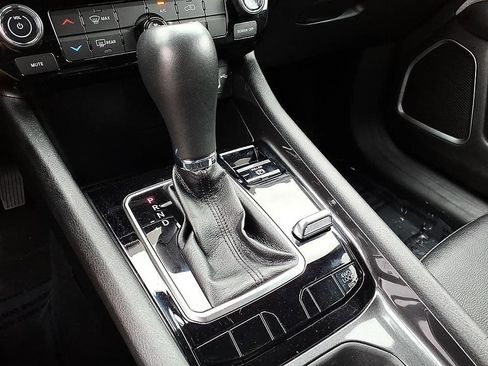 Used 2024 Jeep Compass Latitude image 28