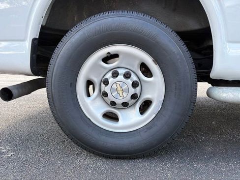 Used 2024 Chevrolet Express 2500 w/ Driver Convenience Package RWD image 19
