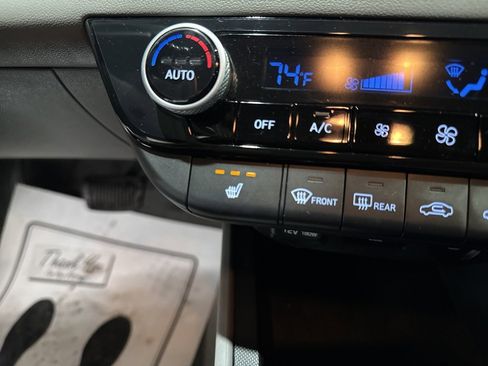 Used 2021 Hyundai Elantra Blue image 27