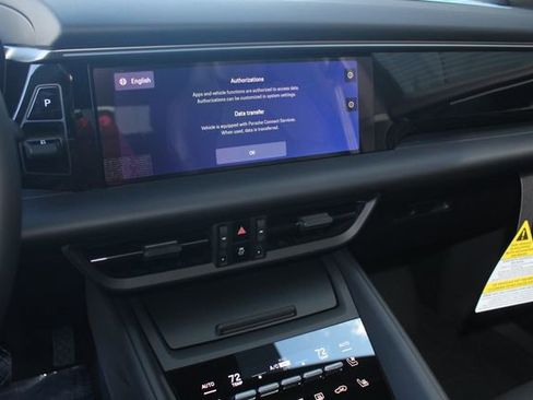 New 2026 Porsche Macan 4 Electric image 17