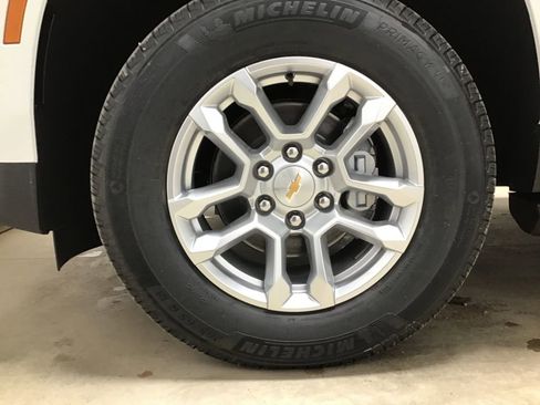 New 2026 Chevrolet Tahoe LS image 32