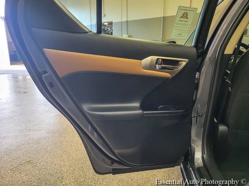 Used 2016 Lexus CT 200h w/ Navigation Package FWD image 20