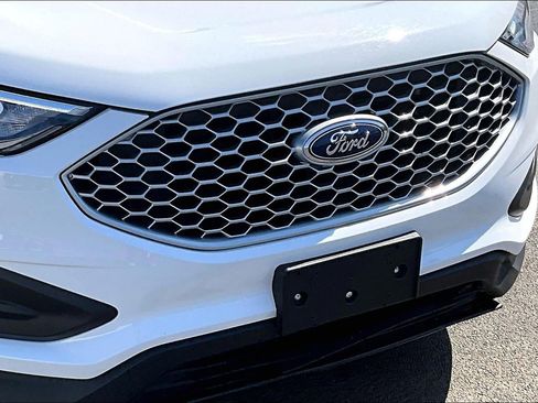 Used 2024 Ford Edge SE image 33