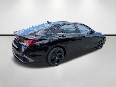 New 2026 Hyundai Elantra SEL Sport FWD image 4
