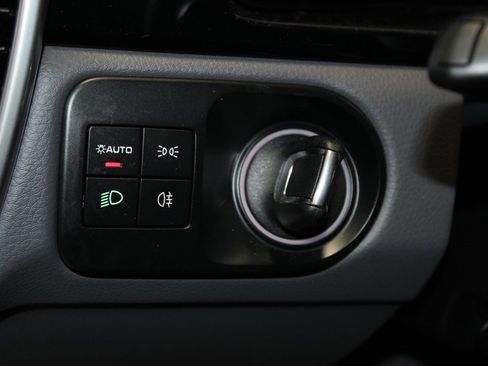 Used 2023 Porsche Cayenne S image 11