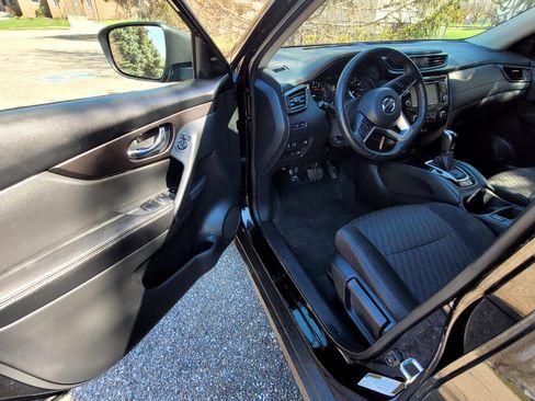 Used 2019 Nissan Rogue S w/ Special Edition Package image 11