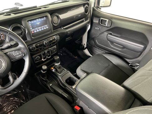 Used 2022 Jeep Gladiator Sport image 20