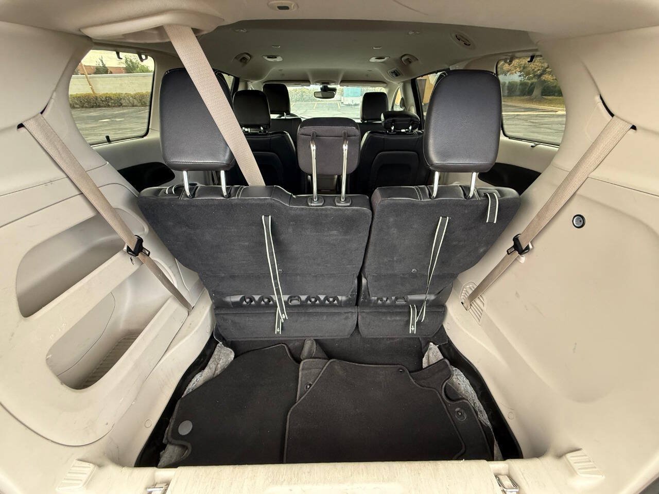 Used 2022 Chrysler Pacifica Touring-L FWD image 17