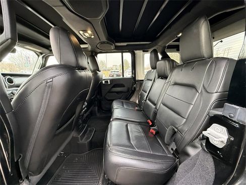 Used 2021 Jeep Wrangler Unlimited Sahara image 6