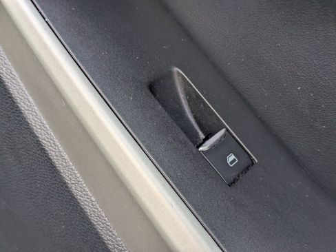 Certified 2021 Ford Explorer XLT image 36