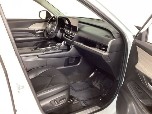 Used 2024 Toyota Grand Highlander AWD image 44
