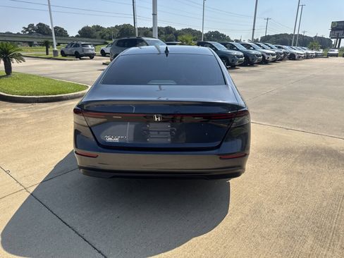 Used 2023 Honda Accord EX image 17