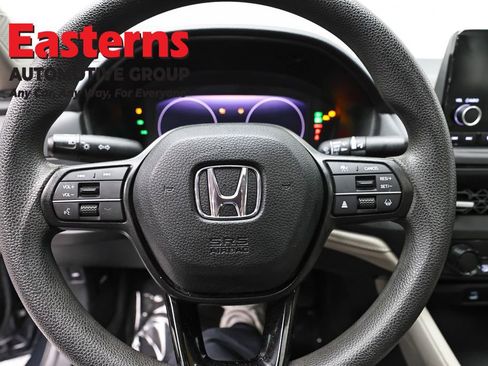 Used 2023 Honda Accord EX image 10