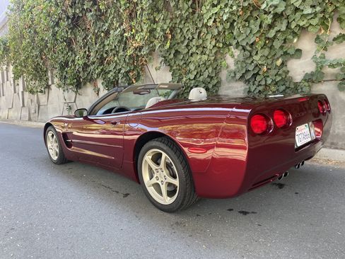 Used 2003 Chevrolet Corvette Convertible w/ Preferred Equipment Group1 RWD image 7