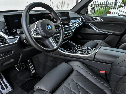 Used 2024 BMW X5 xDrive40i w/ M Sport Package AWD/4WD image 20