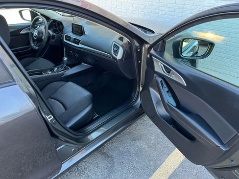 Used 2018 MAZDA MAZDA3 Sport image 21