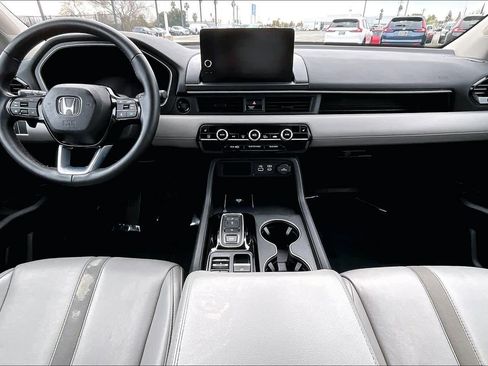 Used 2025 Honda Pilot EX-L image 15