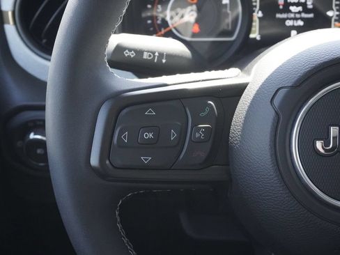 Used 2025 Jeep Wrangler Unlimited Sport AWD/4WD image 12