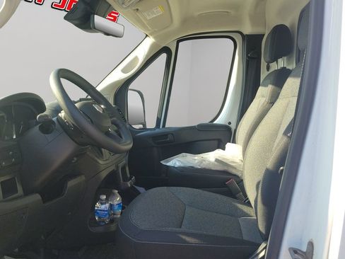 Used 2025 RAM ProMaster 2500 w/ Safety Group FWD image 3
