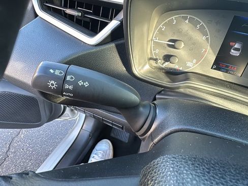 Used 2025 Toyota Corolla SE FWD image 17