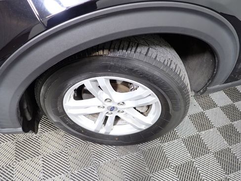 Used 2020 Ford Explorer XLT w/ Comfort Package image 32