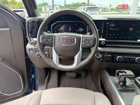 Used 2024 GMC Sierra 1500 SLT AWD/4WD image 16