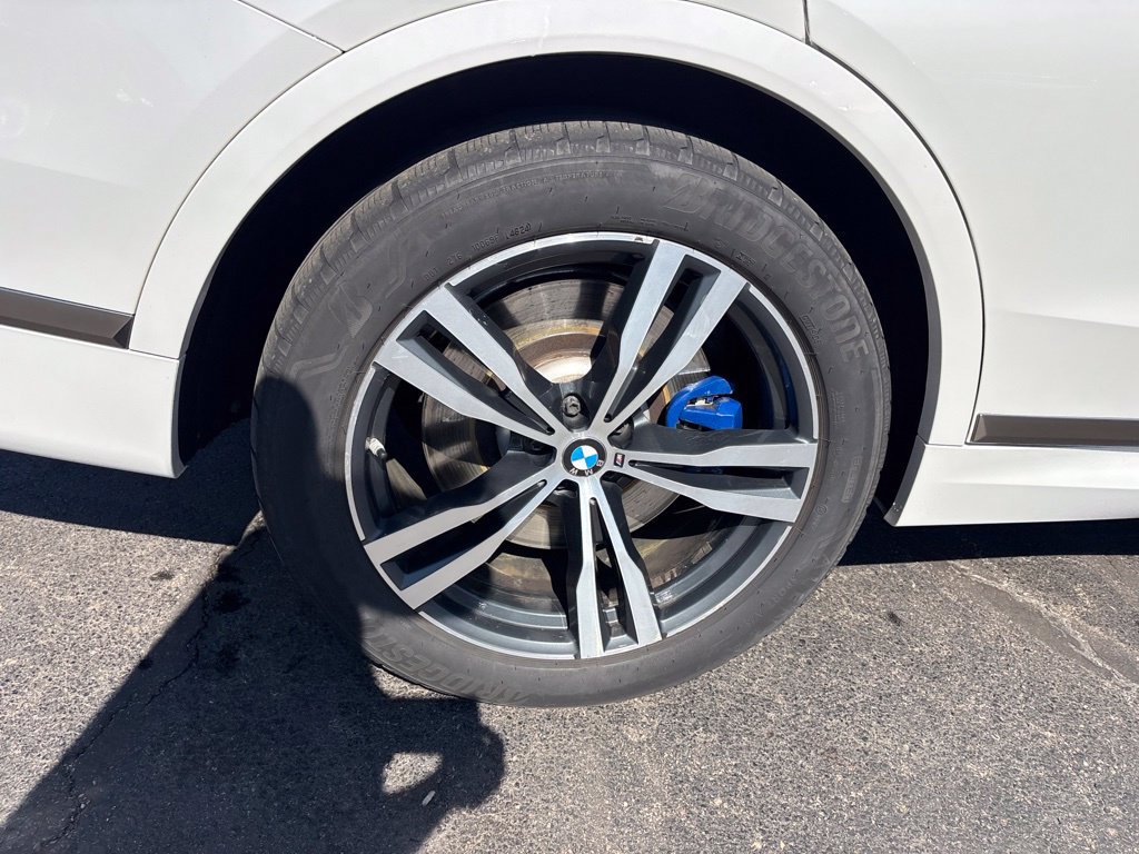 Used 2021 BMW X7 M50i w/ Cold Weather Package AWD/4WD image 11