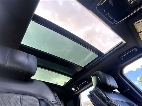 Used 2018 Land Rover Range Rover Sport HSE image 13