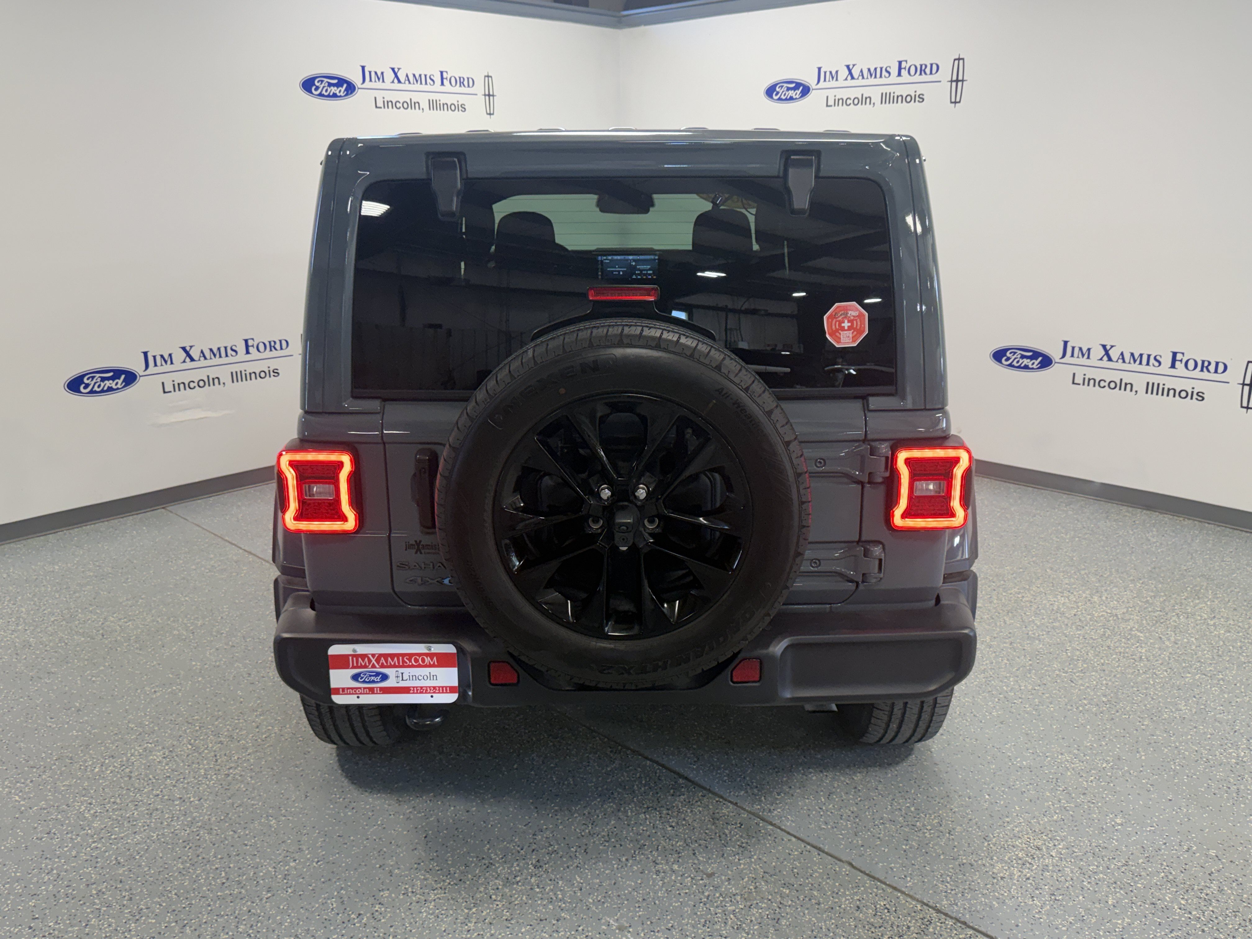 Used 2025 Jeep Wrangler Unlimited Sahara AWD/4WD image 31