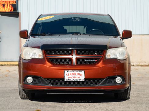 Used 2012 Dodge Grand Caravan R/T w/ Driver Convenience Group image 3