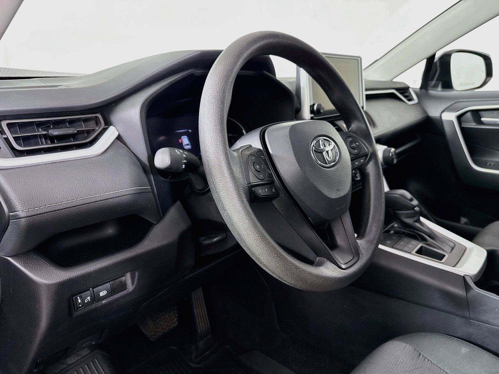 Certified 2025 Toyota RAV4 XLE AWD/4WD image 4
