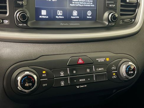 Used 2018 Kia Sorento FWD image 26