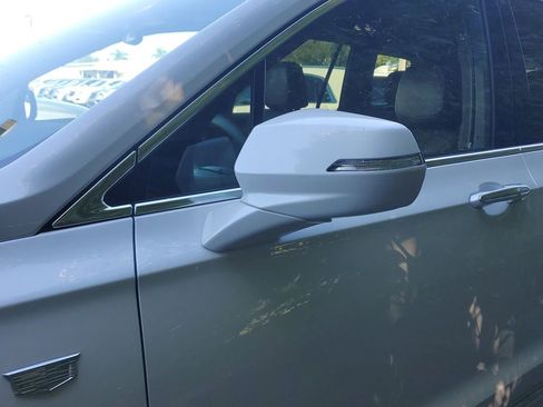 New 2025 Cadillac XT6 Luxury image 12