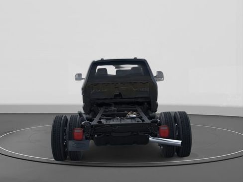 New 2025 Ford F550 2WD Regular Cab Super Duty image 5