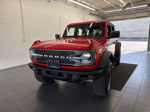 Used 2024 Ford Bronco Badlands w/ Sasquatch Package AWD/4WD image 3