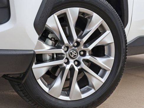 Used 2025 Toyota RAV4 XLE Premium FWD image 12