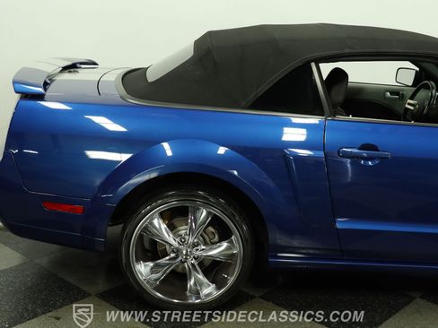 Used 2009 Ford Mustang GT RWD image 28