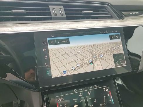 Used 2021 Audi e-tron Premium w/ Convenience Plus Package image 21